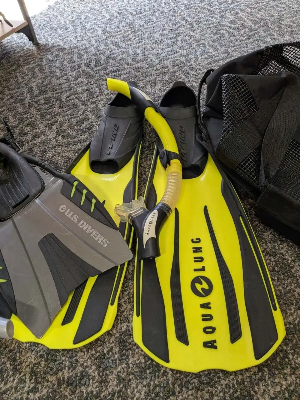 U.S. Divers and Aqua Lung Snorkeling Gear Set with Fins, Snorkel, and Mesh Bag